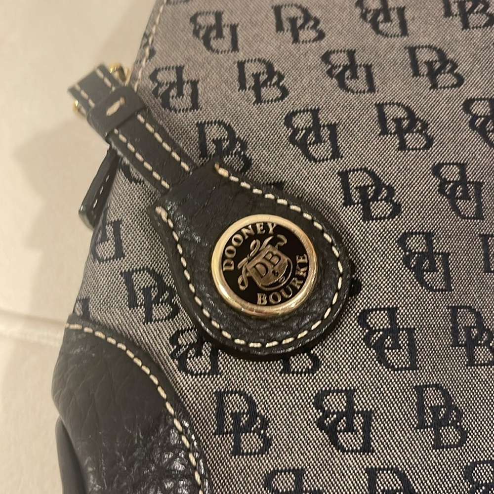 Dooney & Bourke backpack - Picture 3 of 8
